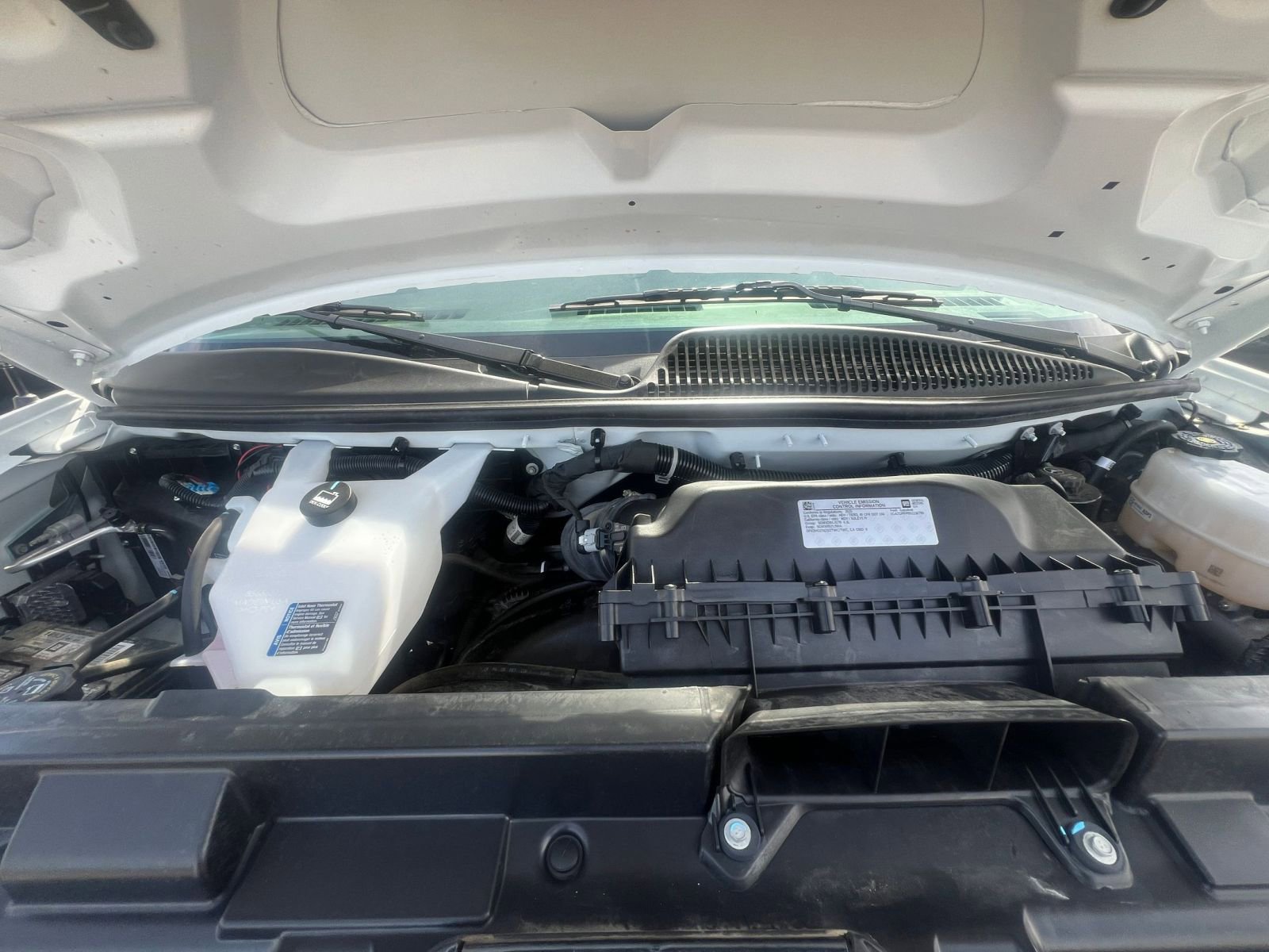 Used 2025 Chevrolet Express 3500 LT w/ LT Preferred Equipment Group image 33