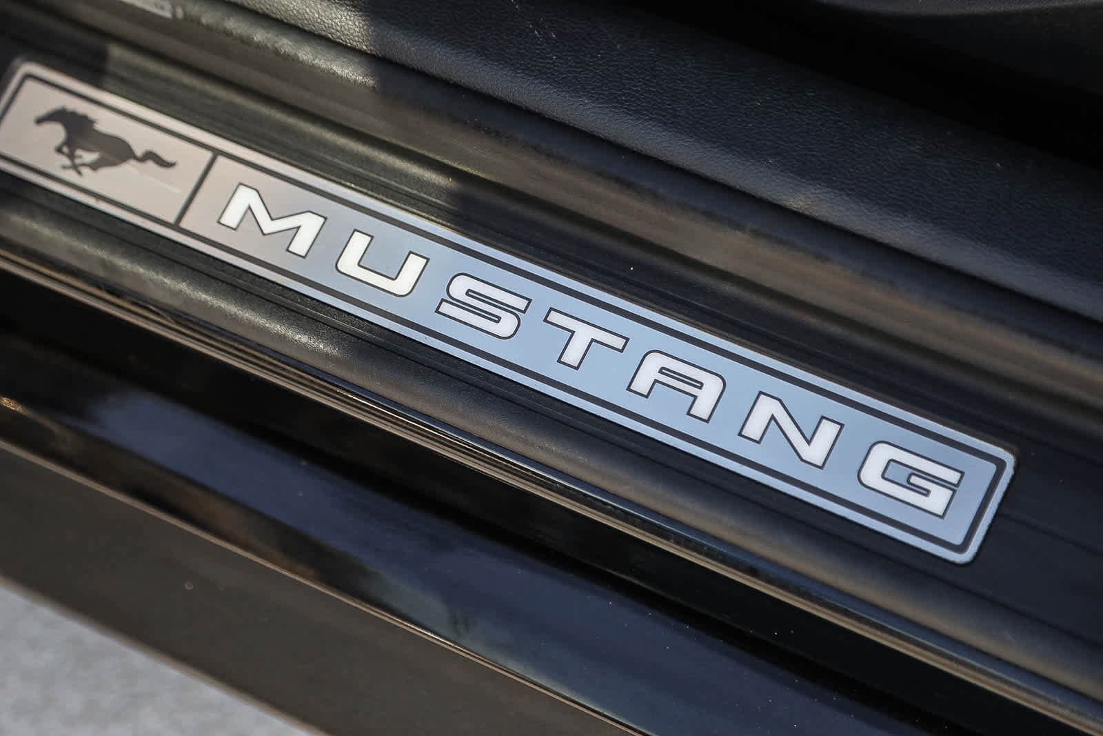 Used 2015 Ford Mustang GT Premium RWD image 28