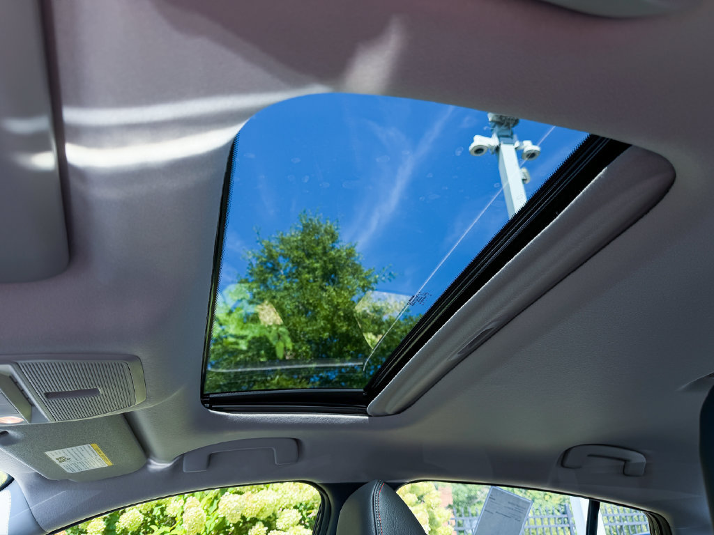 New 2027 Nissan Sentra SR w/ SR Premium Package FWD image 9