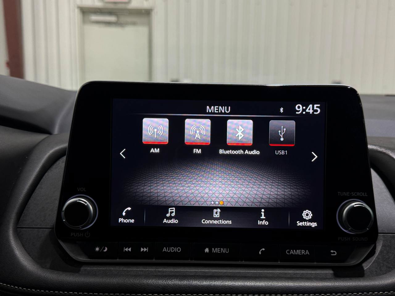 Used 2025 Nissan Rogue S AWD/4WD image 29
