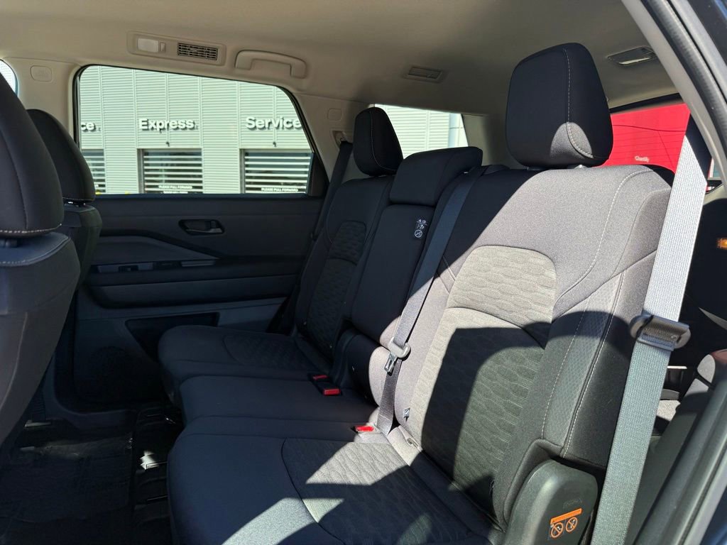 Certified 2024 Nissan Pathfinder SV image 24