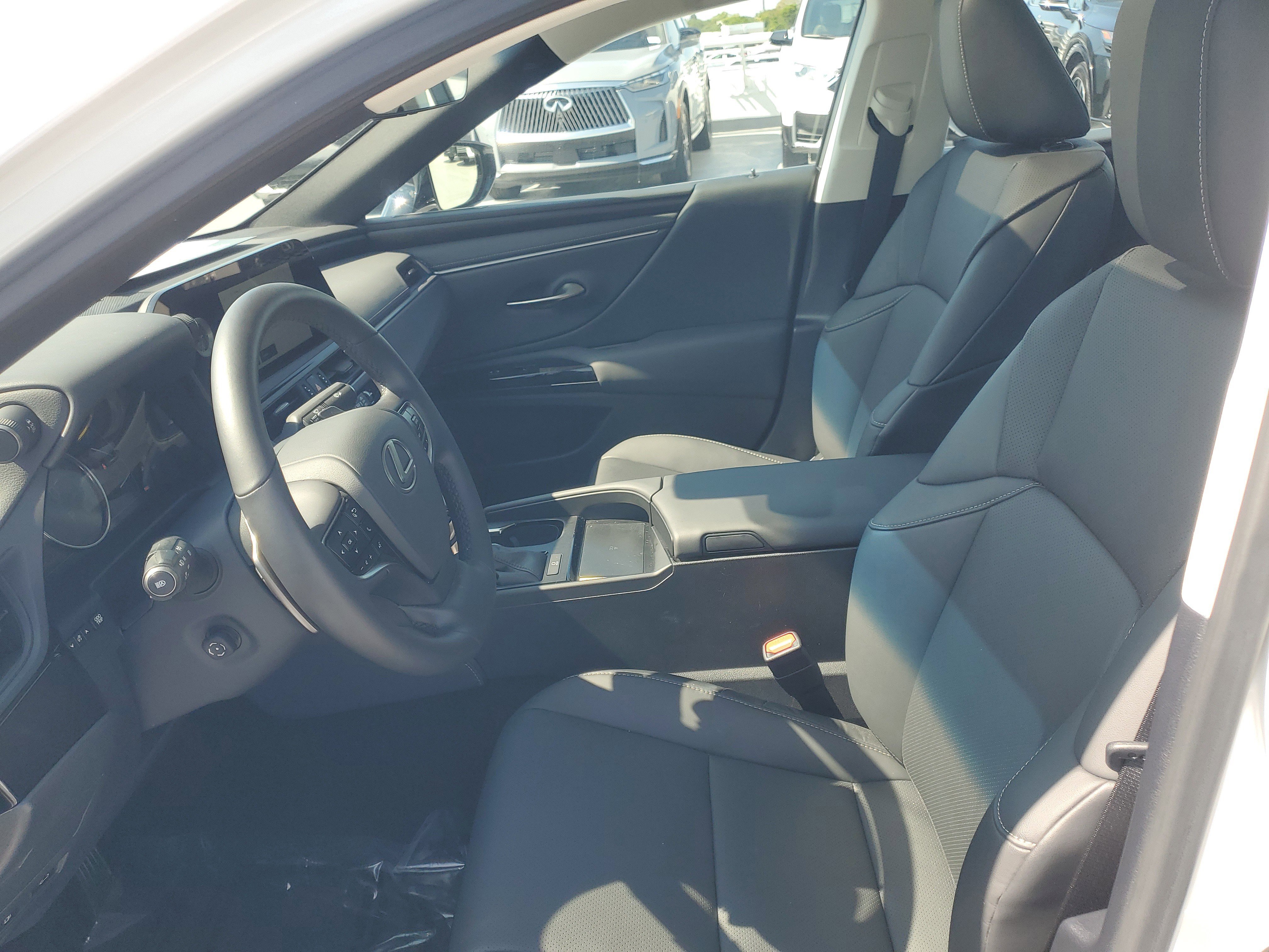 Used 2025 Lexus ES 350 w/ Premium Package FWD image 16