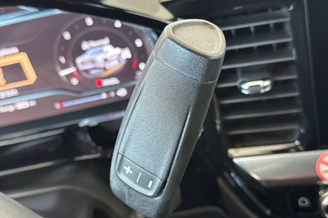 Used 2025 GMC Sierra 1500 SLT AWD/4WD image 34