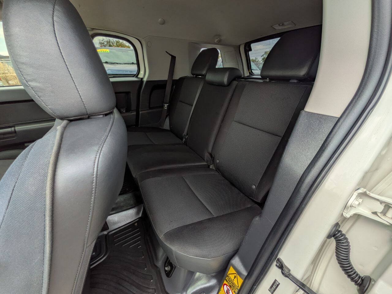 Used 2014 Toyota FJ Cruiser 2WD w/ Convenience Package image 20