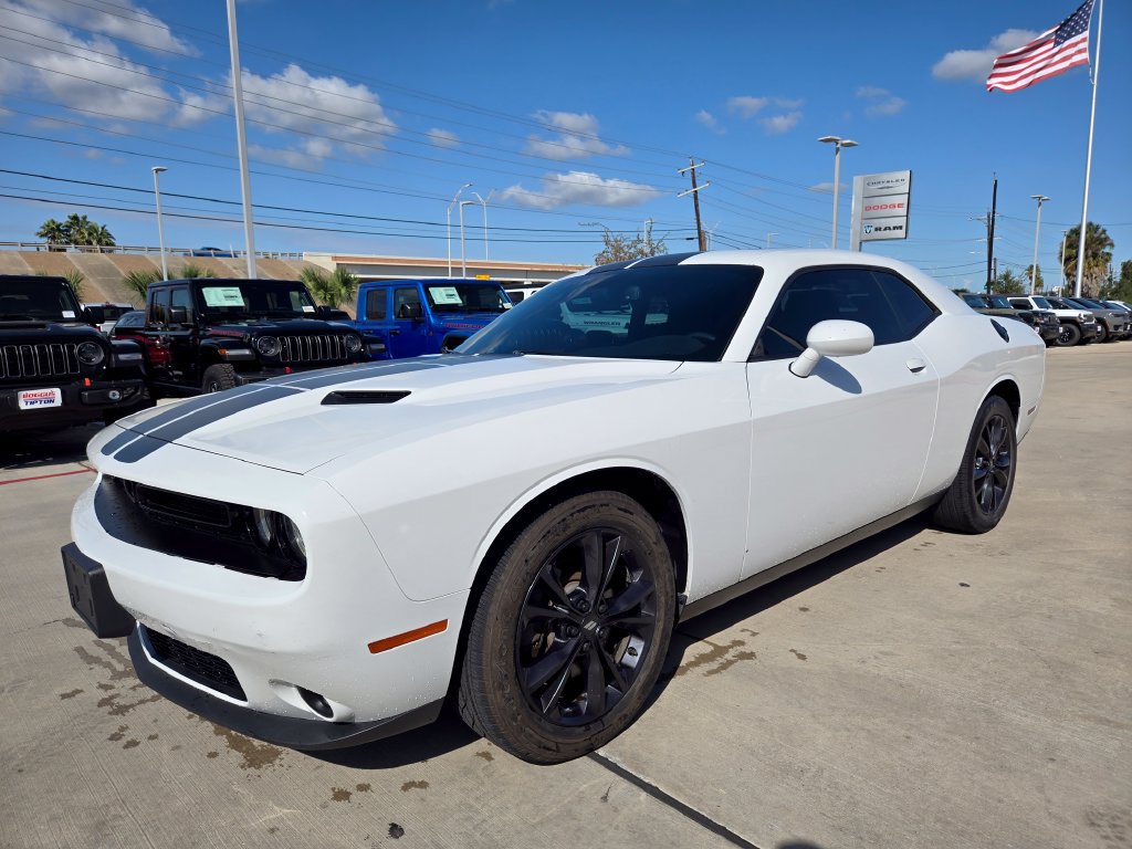 Used 2020 Dodge Challenger SXT w/ Blacktop Package AWD/4WD image 7