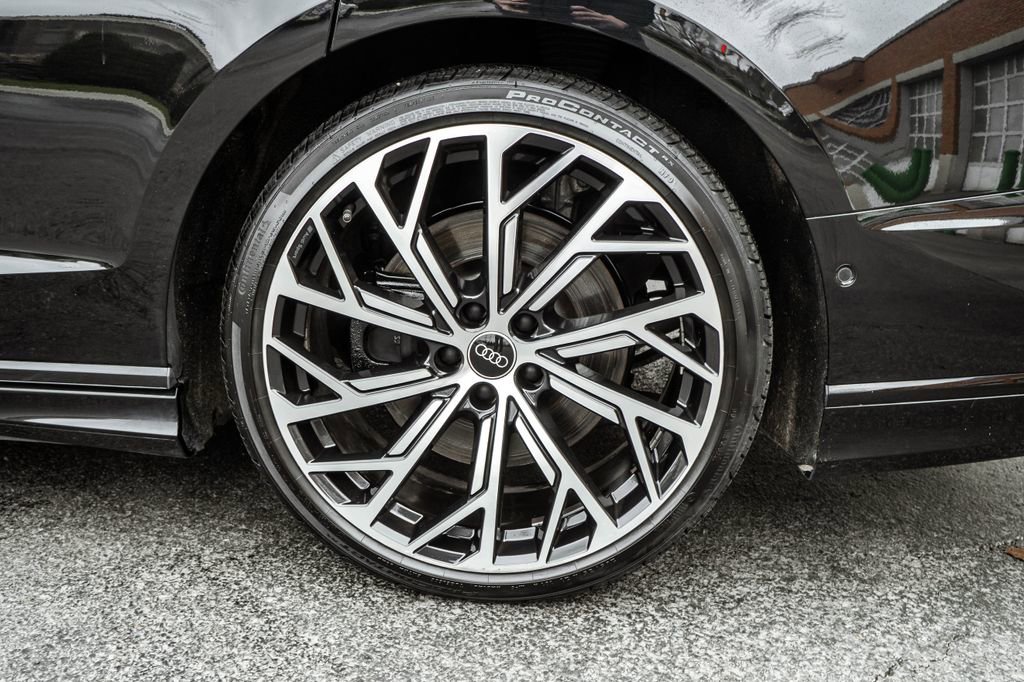 Used 2021 Audi A8 L 4.0T w/ Luxury Package image 46