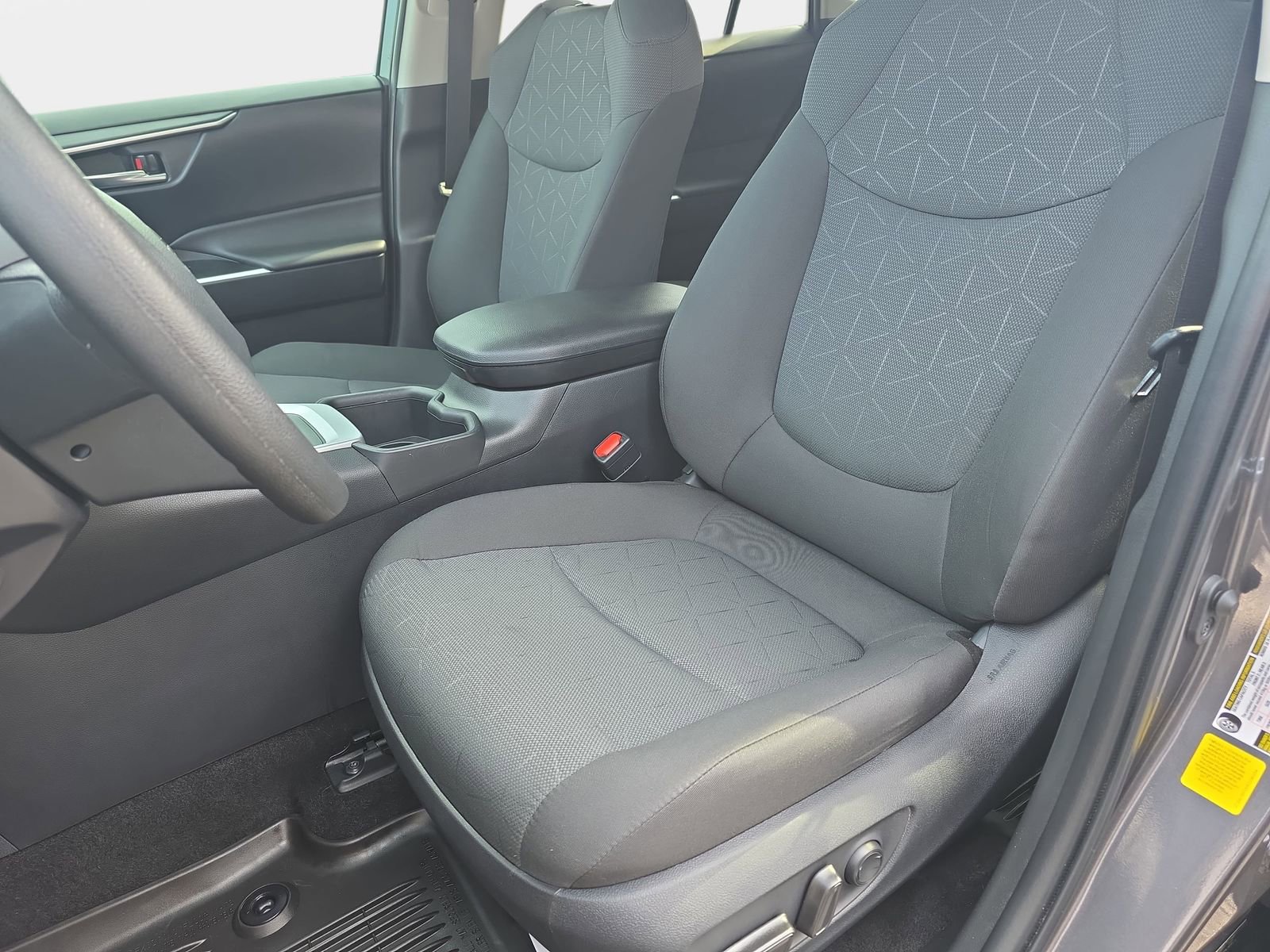 Used 2024 Toyota RAV4 XLE w/ Convenience Package image 15