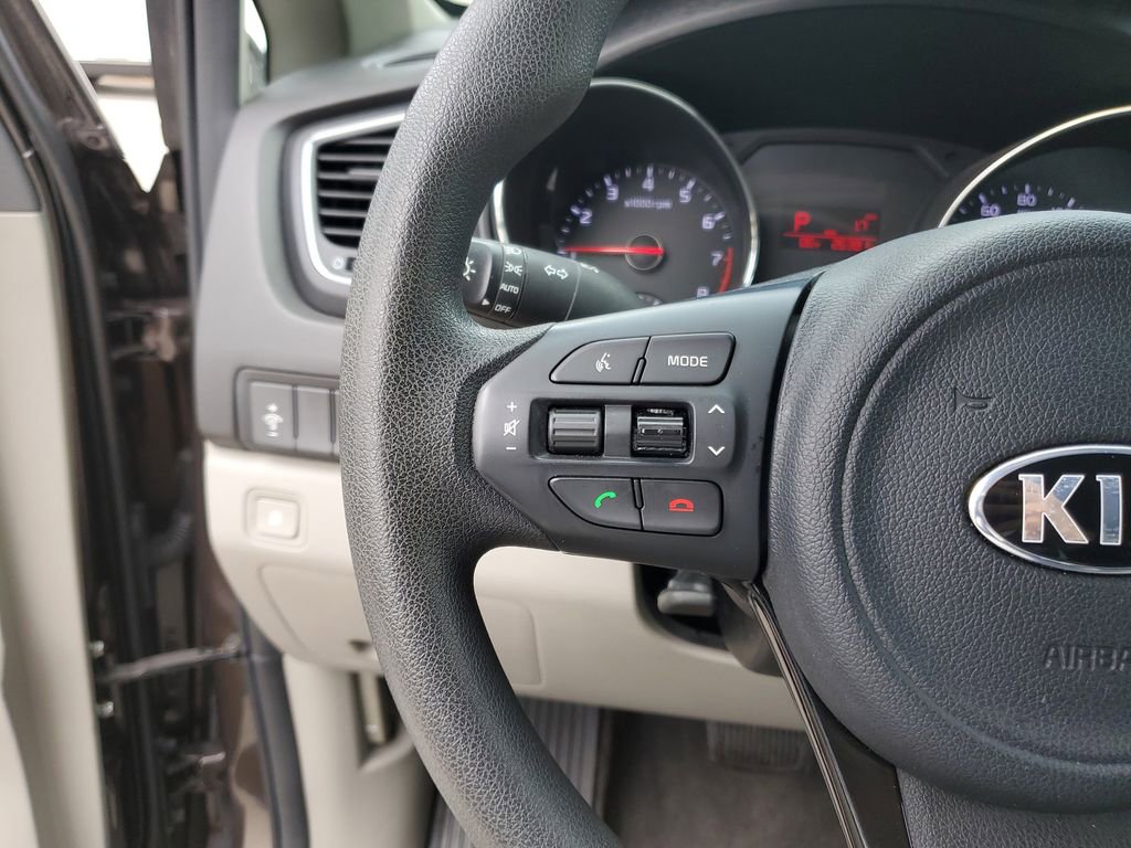 Used 2016 Kia Sedona LX image 22