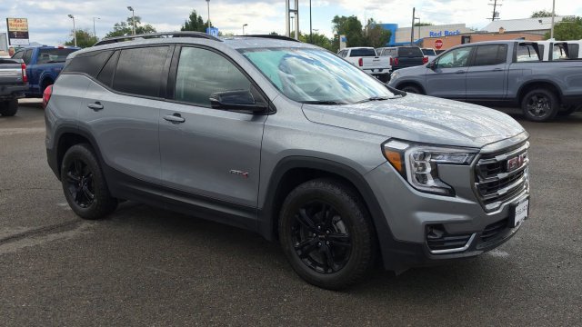 Used 2024 GMC Terrain AT4 w/ Tech Package AWD/4WD image 2