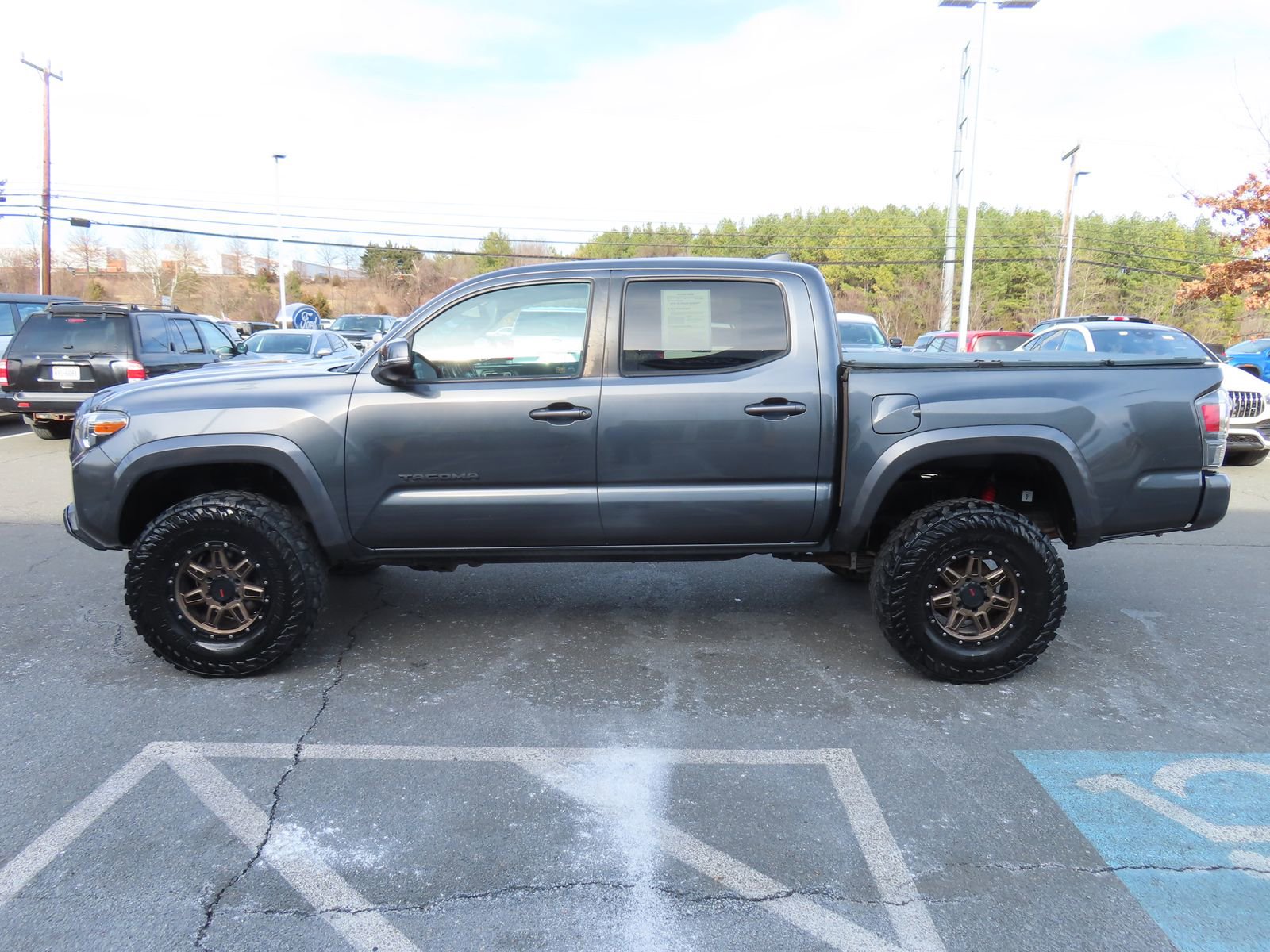 Used 2021 Toyota Tacoma TRD Sport image 6