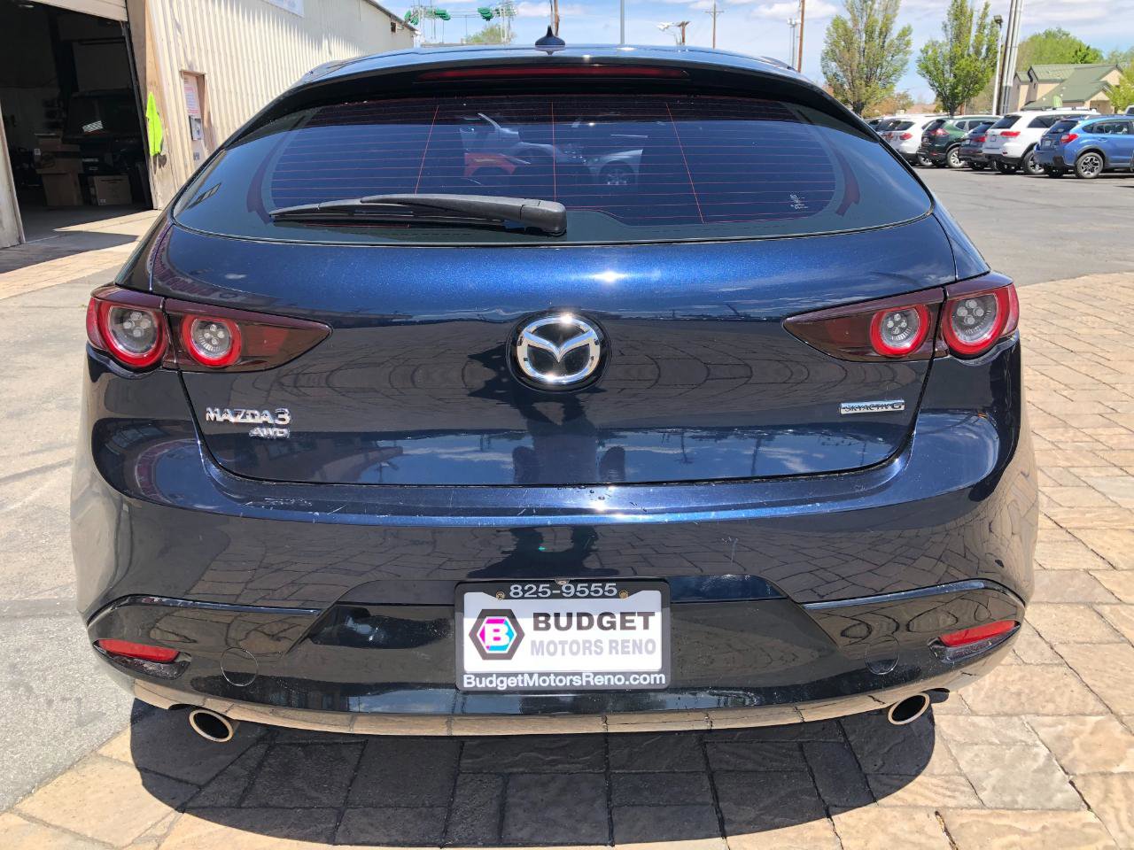 Used 2019 MAZDA MAZDA3 AWD Hatchback w/ Preferred Pkg image 3