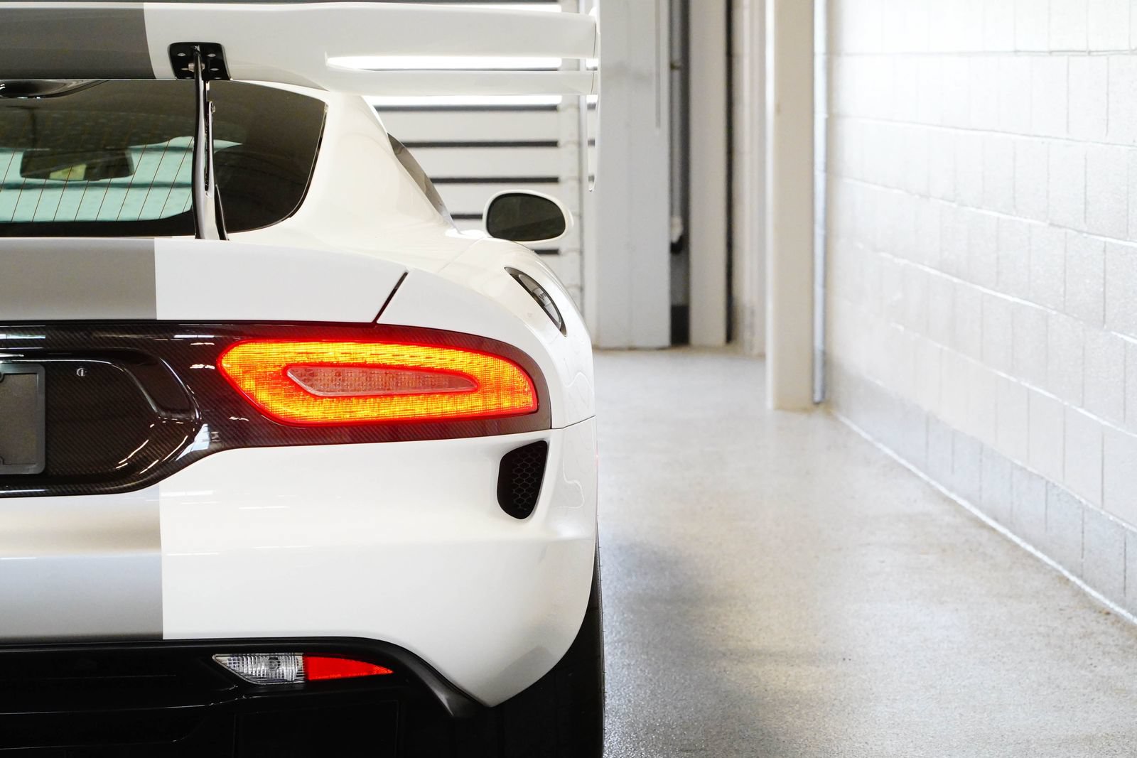 Used 2016 Dodge Viper ACR w/ Extreme Aero Package RWD image 13