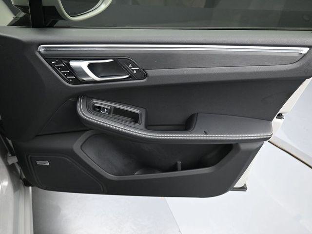 Used 2023 Porsche Macan GTS image 43