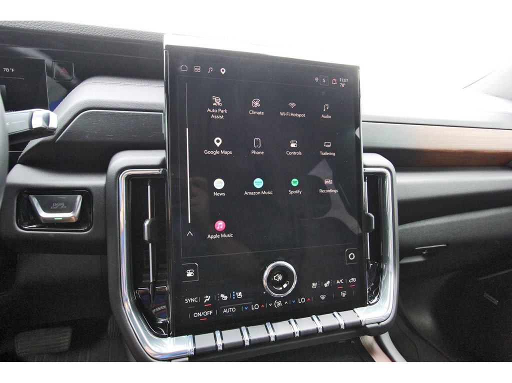 Used 2025 GMC Yukon Denali image 21
