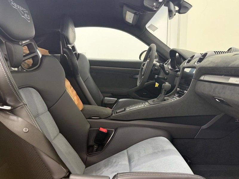 Certified 2024 Porsche 718 Cayman GT4 RS RWD image 13
