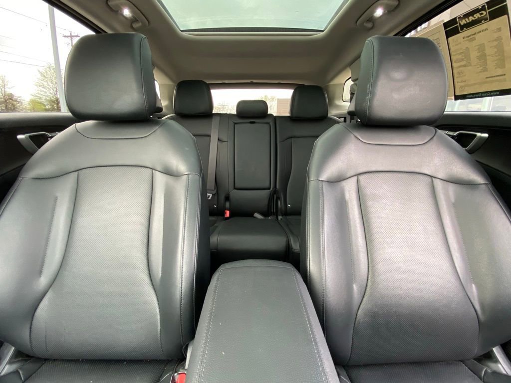 Used 2025 Kia Sportage EX w/ Premium Package image 33