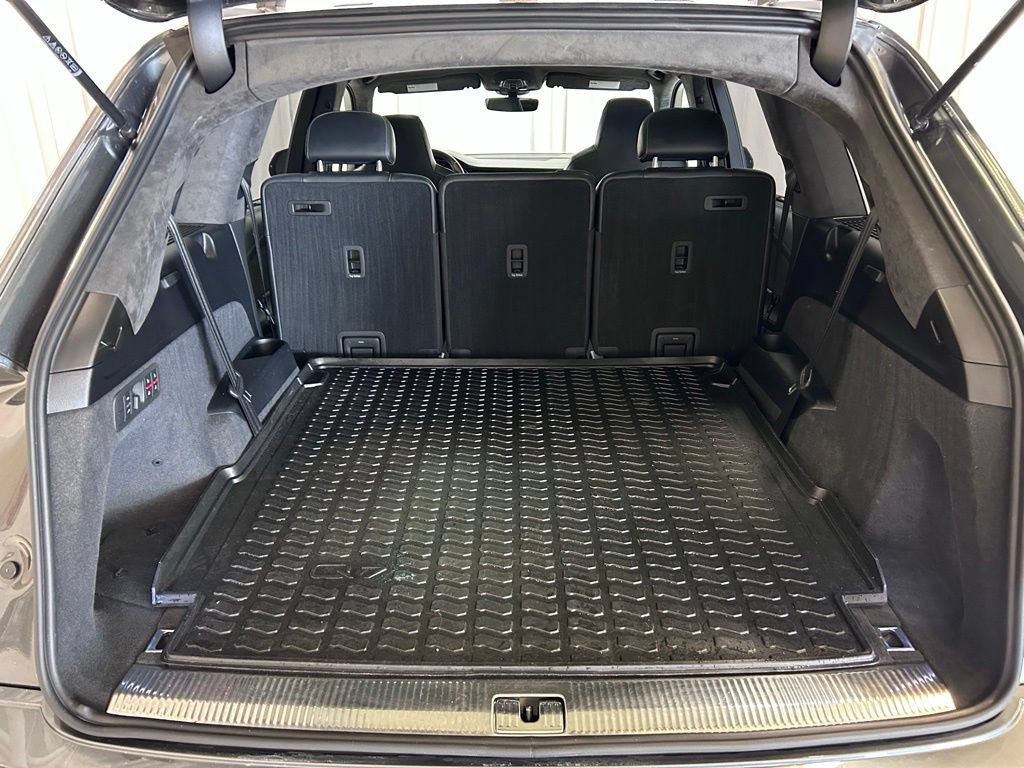 Used 2022 Audi SQ7 Prestige AWD/4WD image 33