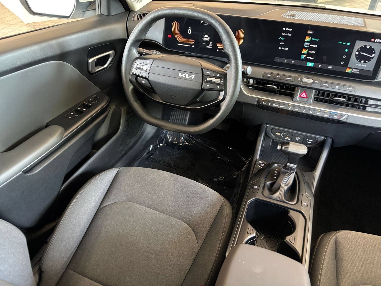 Used 2025 Kia K4 FWD image 32