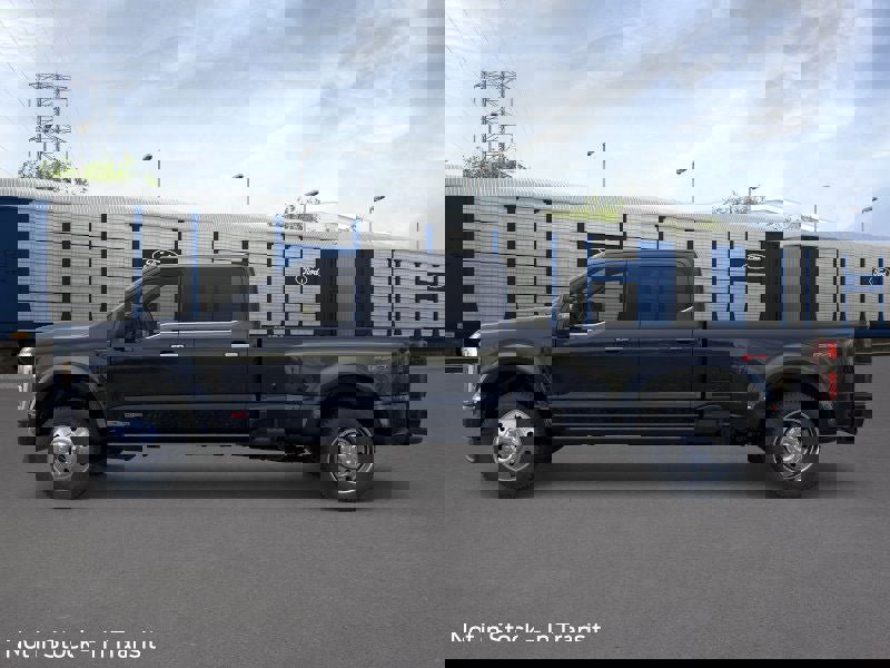 New 2026 Ford F450 4x4 Crew Cab Super Duty image 3