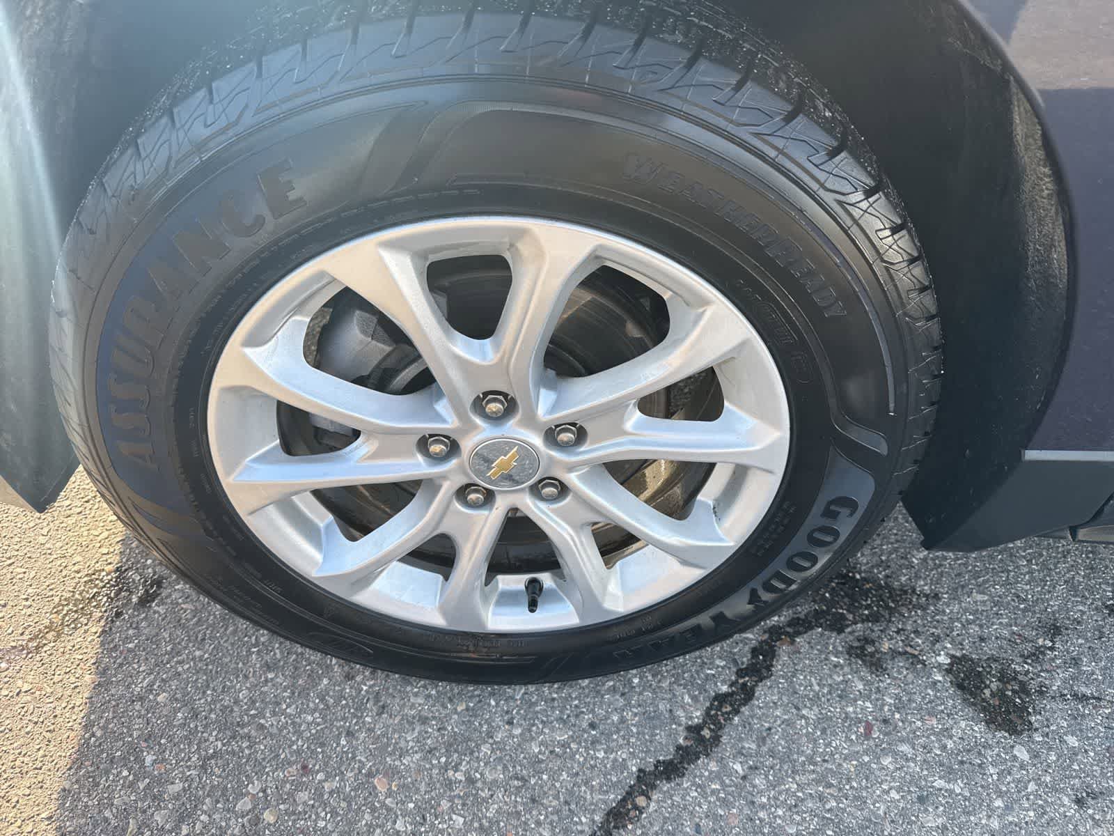 Used 2019 Chevrolet Equinox LS FWD image 9