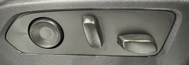 Used 2023 Chevrolet Silverado 1500 High Country w/ Technology Package AWD/4WD image 24