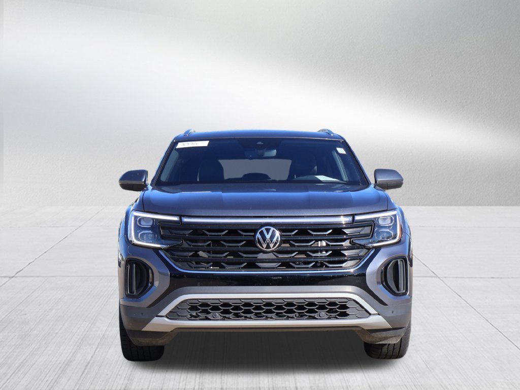 Certified 2024 Volkswagen Atlas Cross Sport SE w/ Panoramic Sunroof Package AWD/4WD image 17