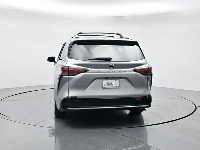 Used 2024 Toyota Sienna Platinum image 8