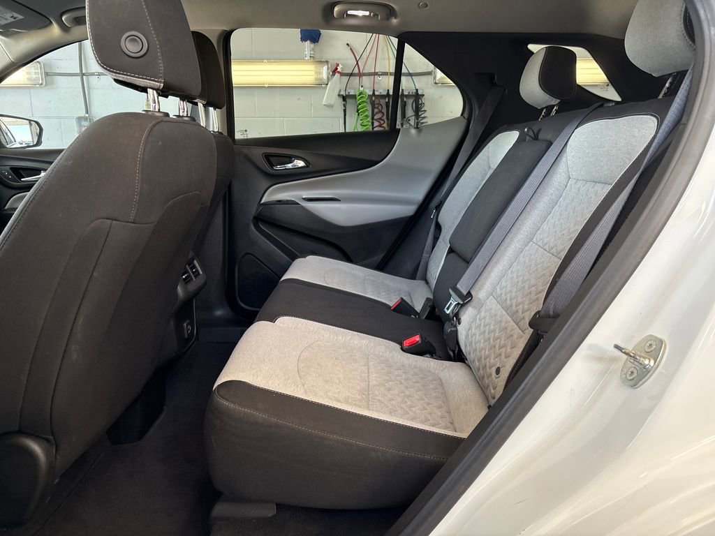 Used 2022 Chevrolet Equinox LS w/ LS Convenience Package AWD/4WD image 33