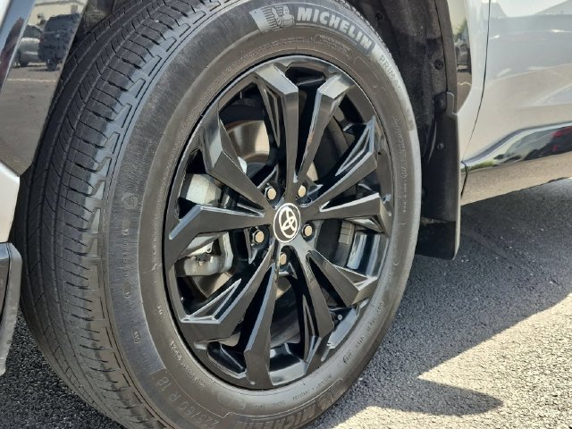 Used 2022 Toyota RAV4 XSE AWD/4WD image 22