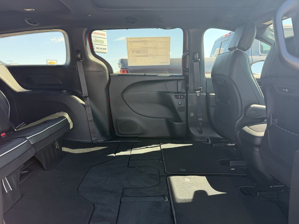 New 2027 Chrysler Pacifica Limited AWD/4WD image 31