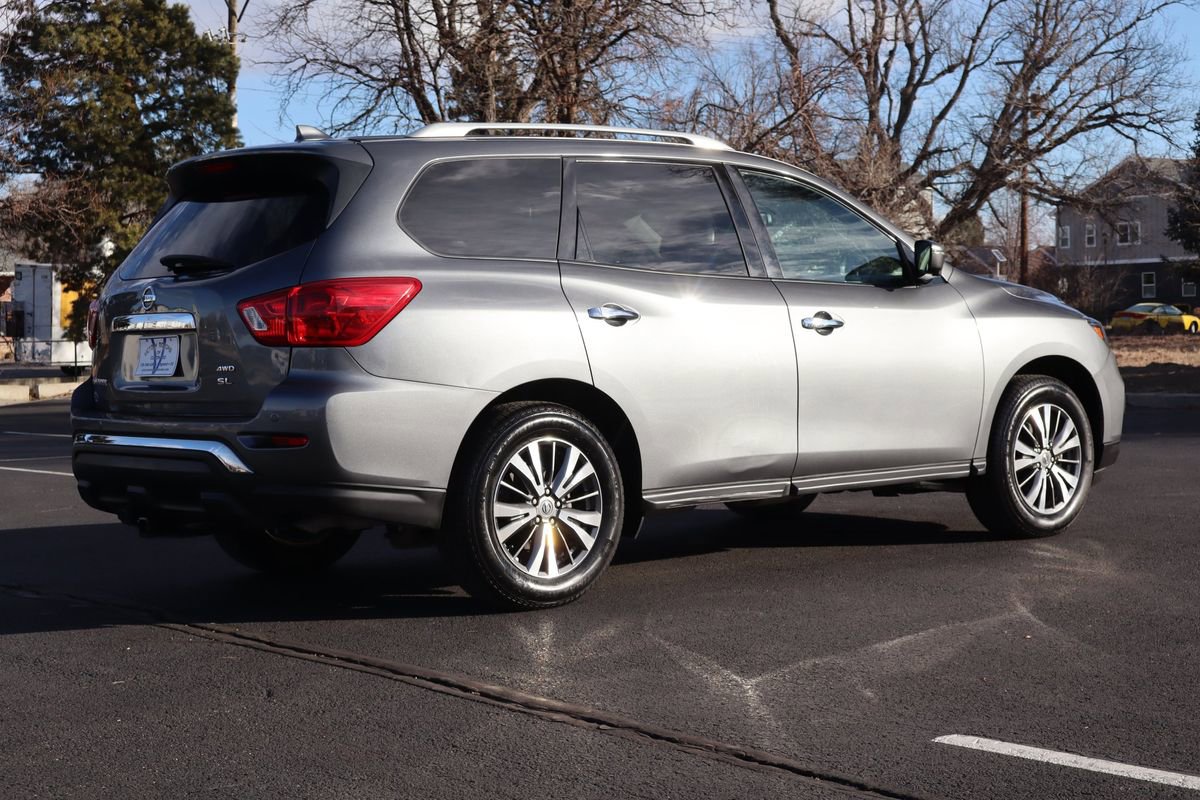 Used 2019 Nissan Pathfinder SL AWD/4WD image 5