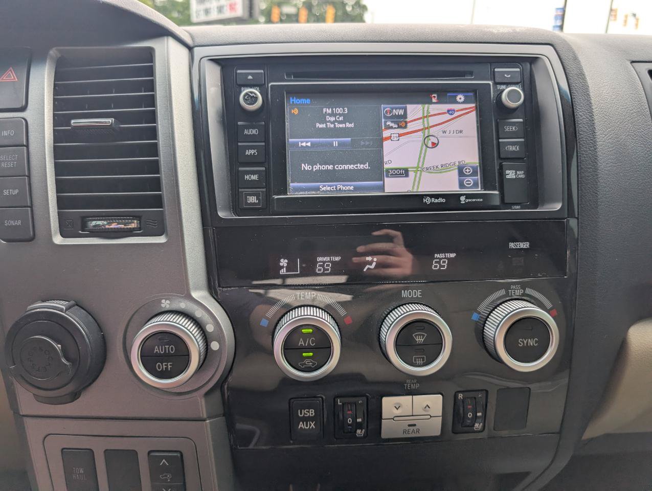 Used 2014 Toyota Sequoia Platinum RWD image 19