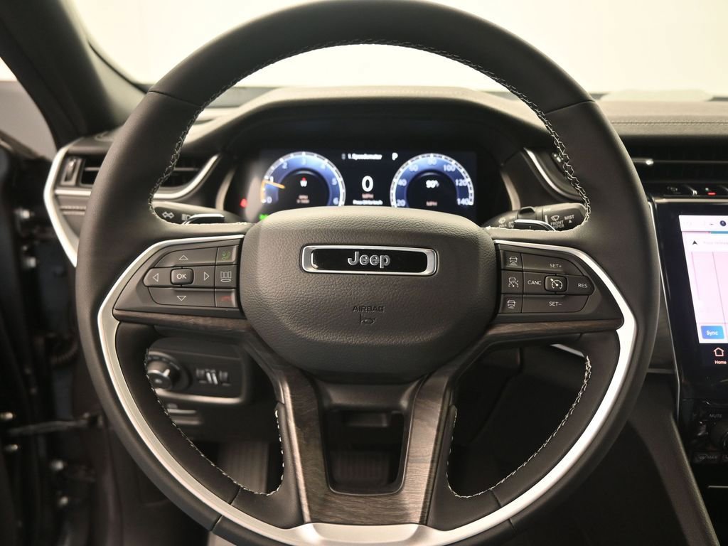 New 2025 Jeep Grand Cherokee L Limited w/ Black Appearance Package image 2