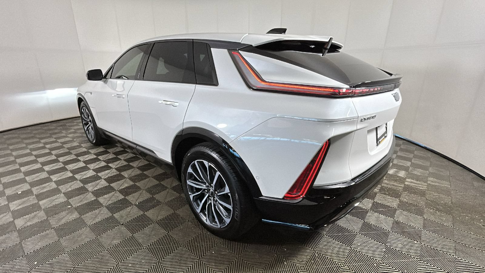 Used 2024 Cadillac Lyriq Sport RWD image 4