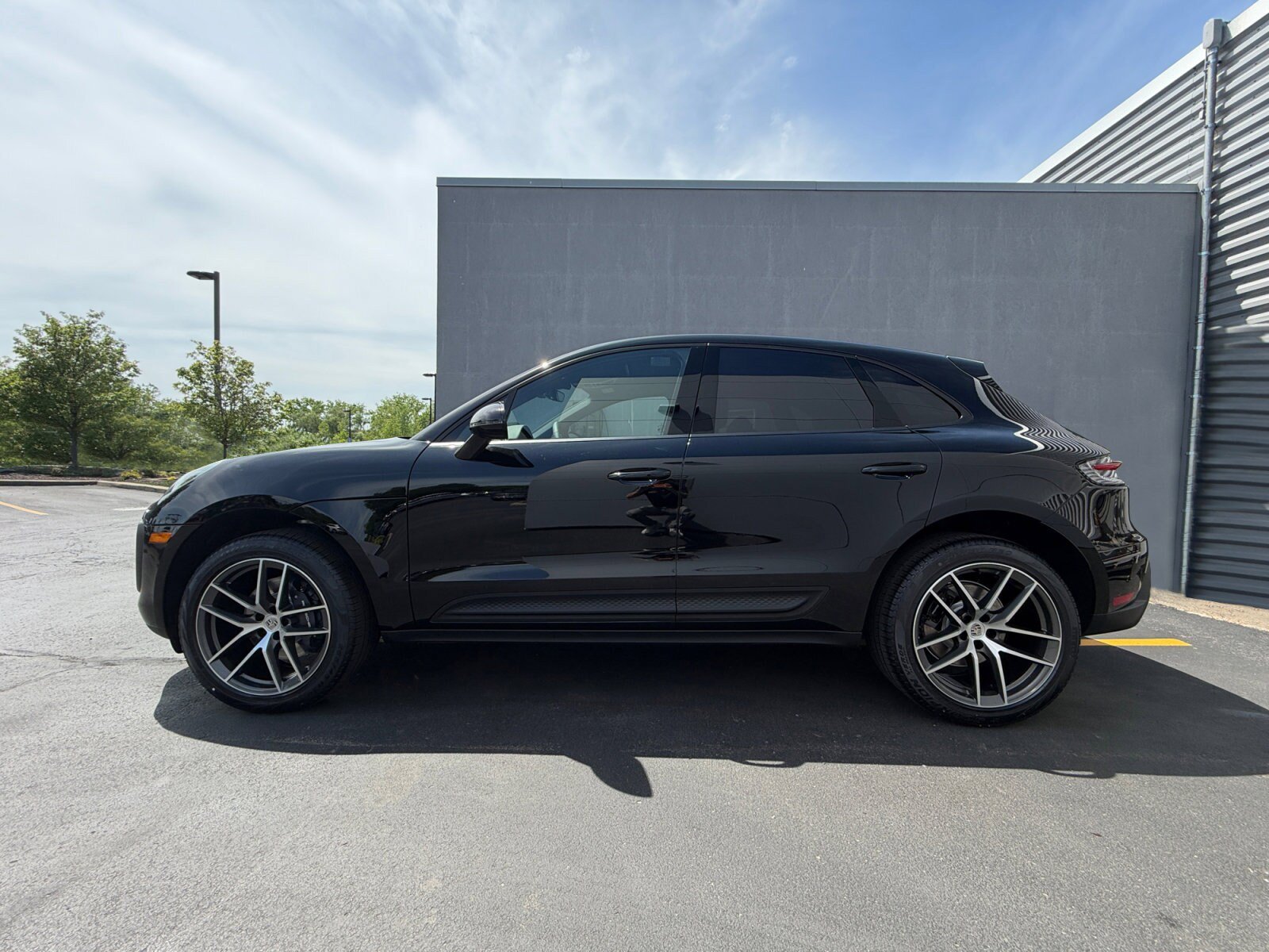 New 2026 Porsche Macan AWD/4WD image 2