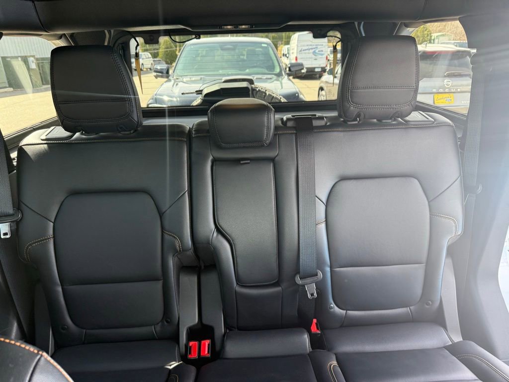 Used 2023 Ford Bronco Badlands AWD/4WD image 13