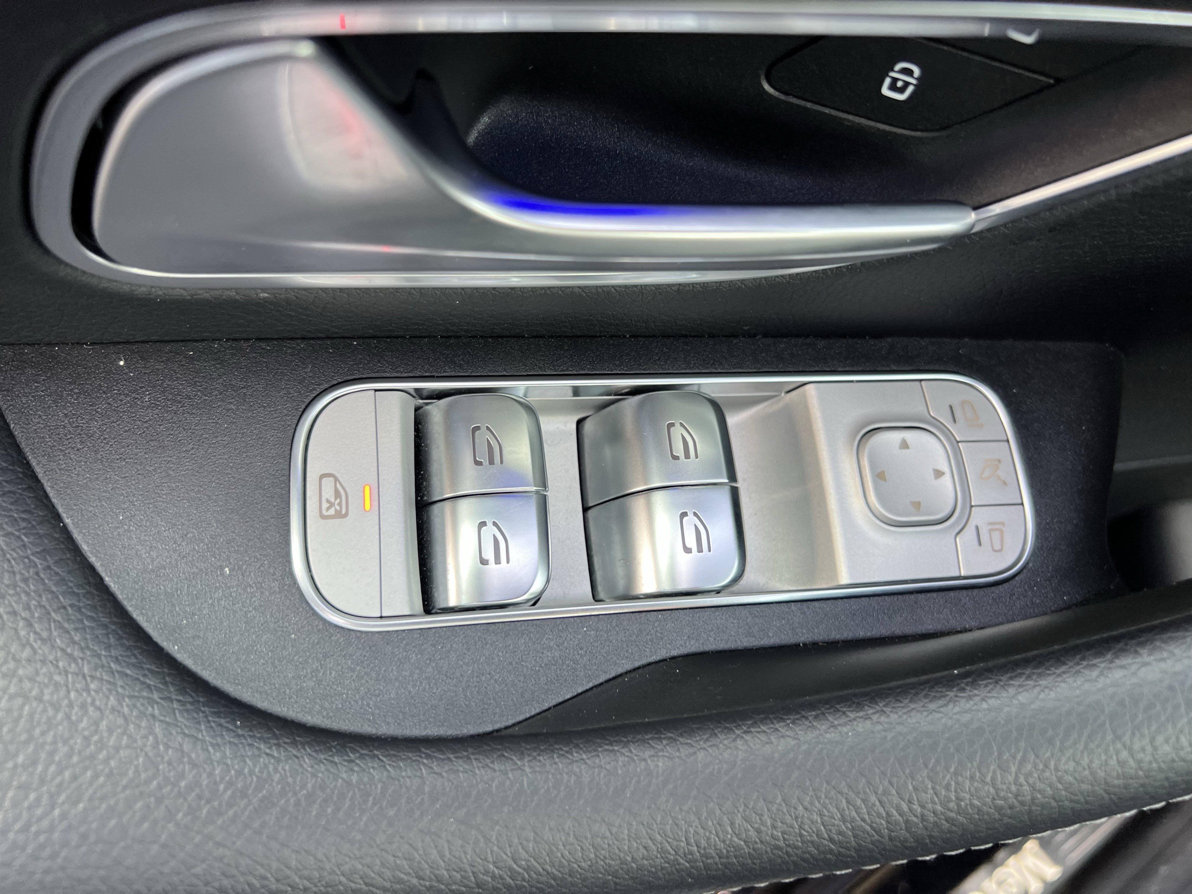 Certified 2025 Mercedes-Benz GLE 350 4MATIC image 15