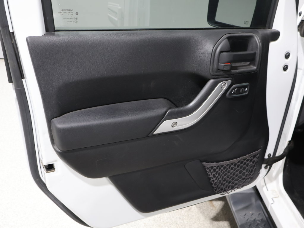 Used 2013 Jeep Wrangler Unlimited Sahara w/ Dual Top Group AWD/4WD image 11