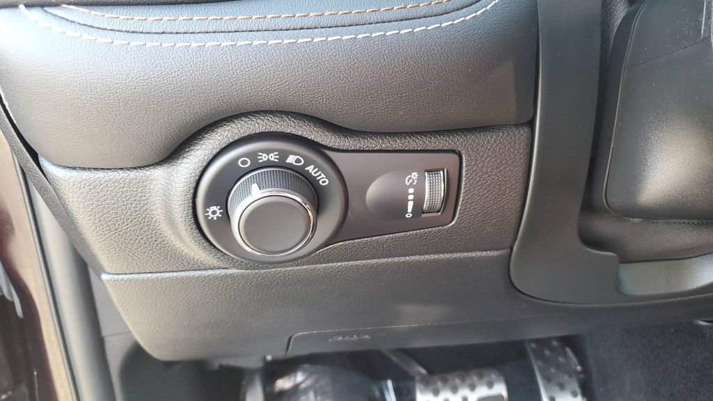 Used 2025 Dodge Durango SRT Hellcat AWD/4WD image 27