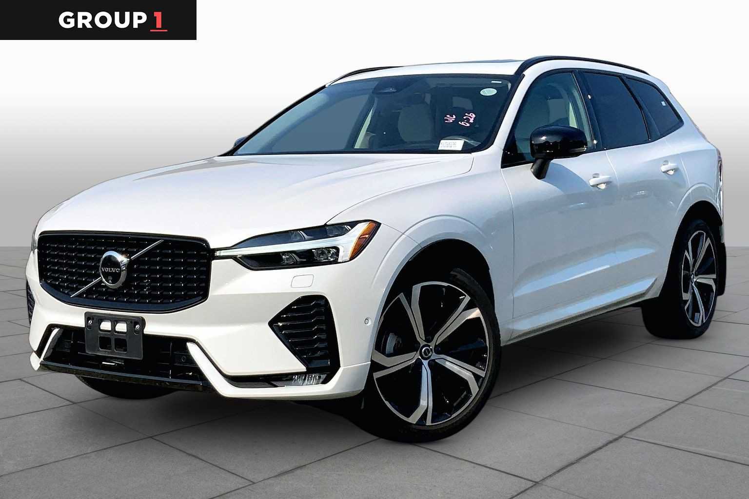 Used 2024 Volvo XC60 B5 Ultimate w/ Protection Package Premier AWD/4WD image 1