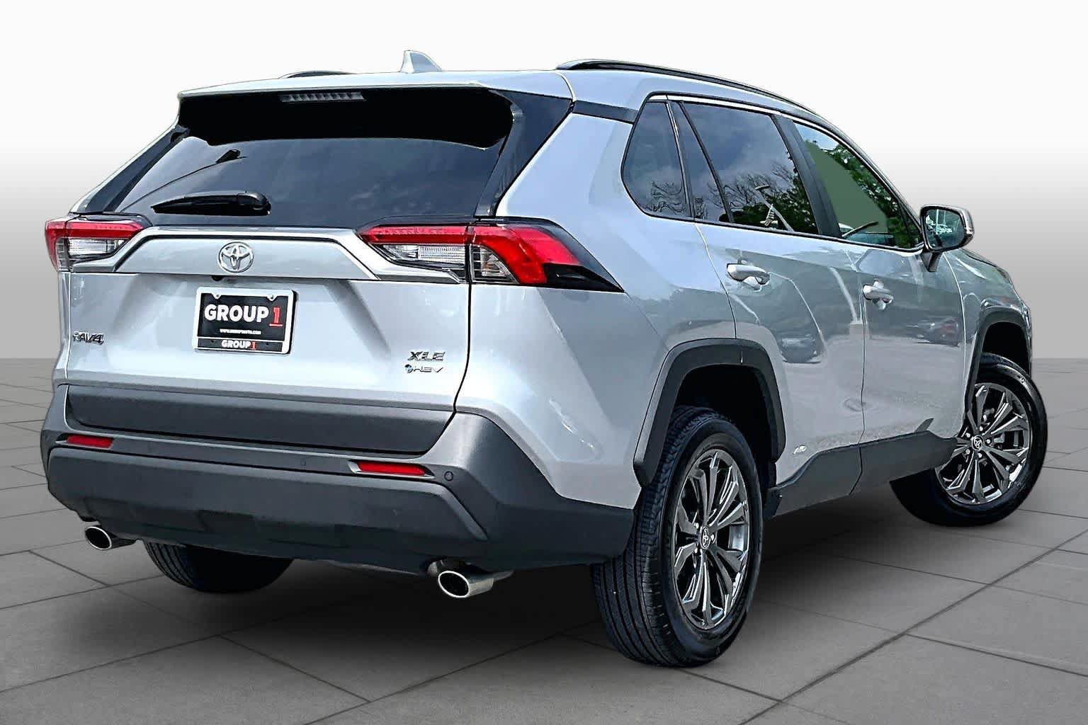 Used 2025 Toyota RAV4 XLE Premium w/ Weather Package AWD/4WD image 13
