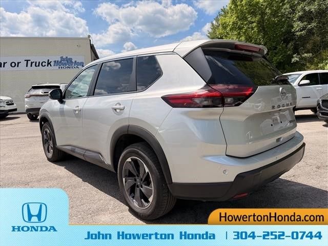 Used 2024 Nissan Rogue SV AWD/4WD image 7