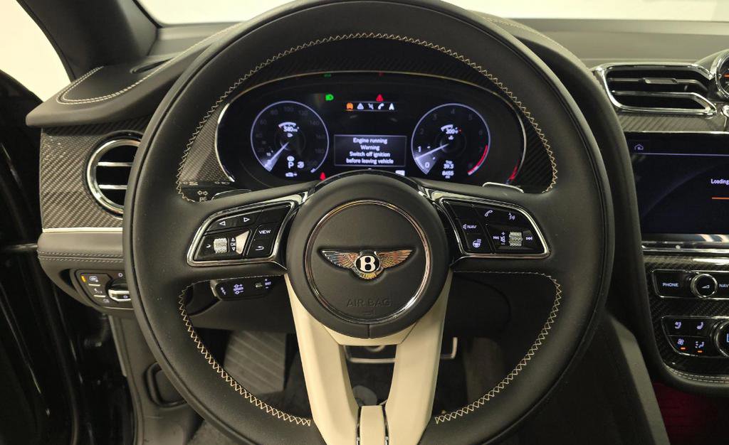 Used 2023 Bentley Bentayga Extended Wheelbase AWD/4WD image 7