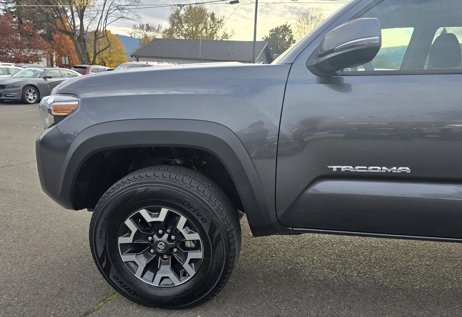 Used 2022 Toyota Tacoma TRD Off-Road image 13