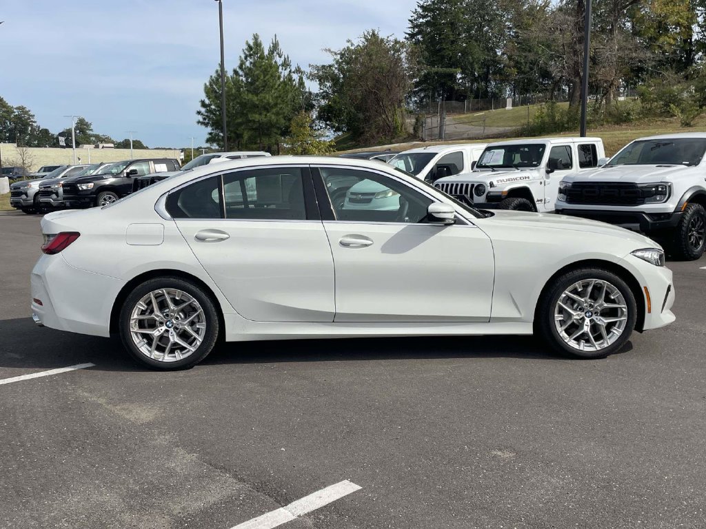 Used 2025 BMW 330i xDrive Sedan w/ Convenience Package AWD/4WD image 23