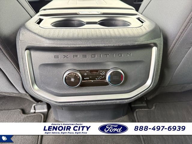 Used 2025 Ford Expedition Active RWD image 14