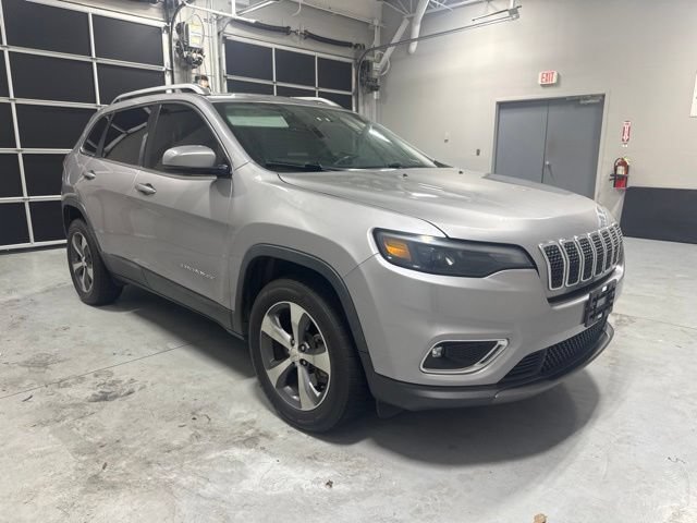 Used 2019 Jeep Cherokee Limited AWD/4WD image 3