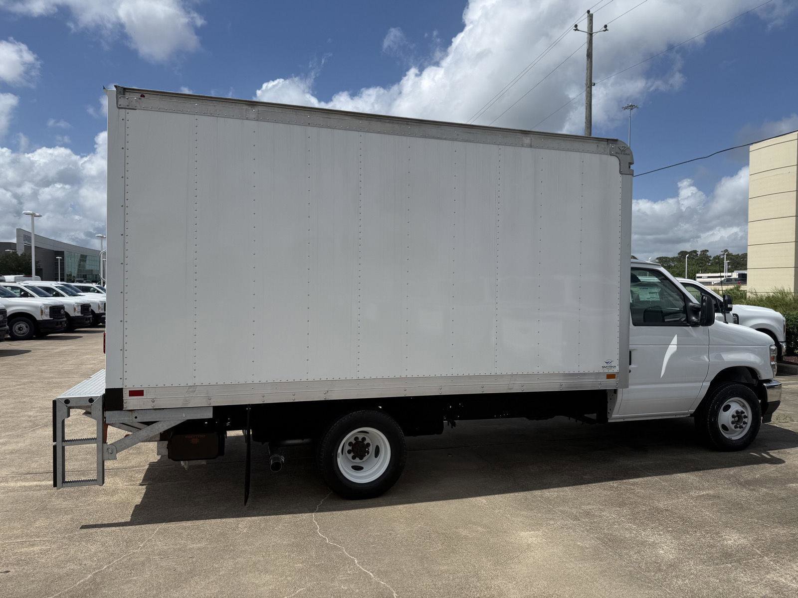 New 2026 Ford E-350 and Econoline 350 Super Duty w/ Power Equipment Group RWD image 4