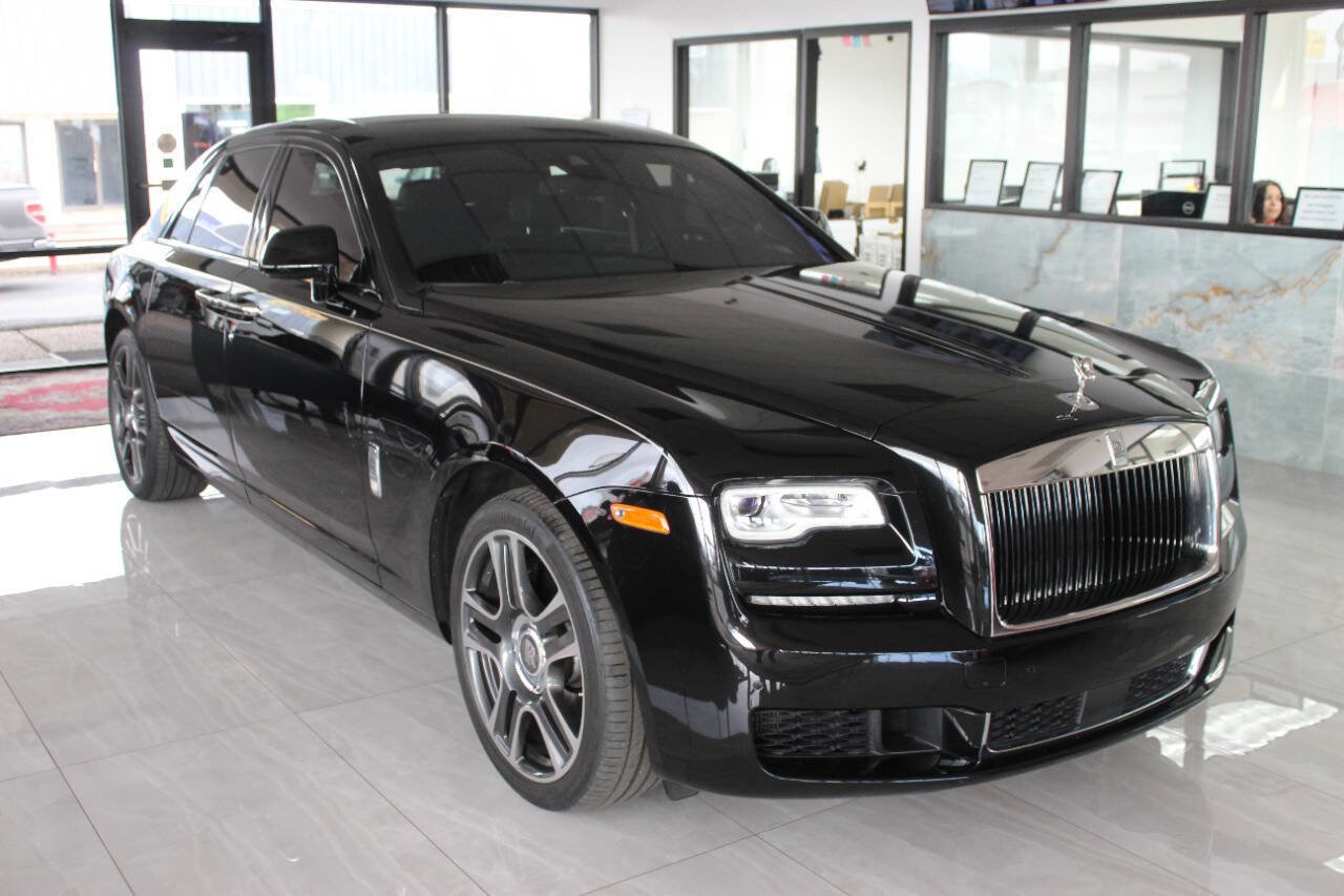Used 2019 Rolls-Royce Ghost image 2