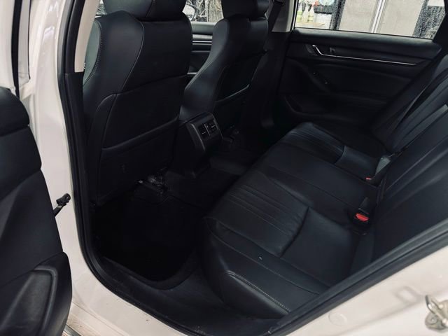 Used 2018 Honda Accord Touring image 19